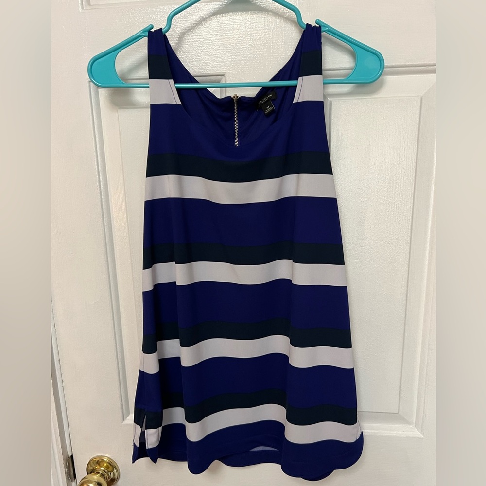 Shell by Ann Taylor size medium in purple, black, and white
